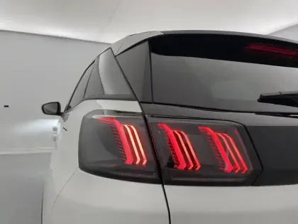 Photo 27 Peugeot 3008  Hybrid 225 e-EAT8