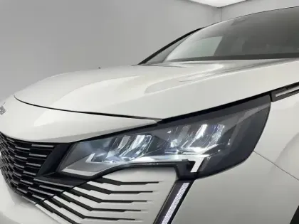 Photo 33 Peugeot 3008  Hybrid 225 e-EAT8