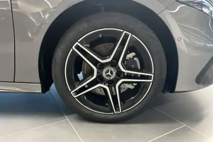 Photo 14 Mercedes Classe A  250 e Hybrid EQ 8G-DCT