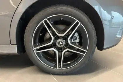 Photo 12 Mercedes Classe A  250 e Hybrid EQ 8G-DCT