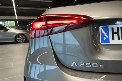 Photo 25 Mercedes Classe A  250 e Hybrid EQ 8G-DCT