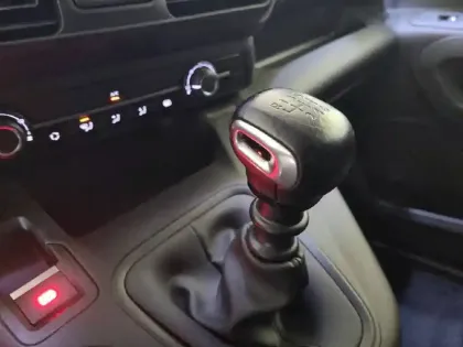 Photo 13 Peugeot Partner  FOURGON M 950 KG BLUEHDI 100 S&S BVM6