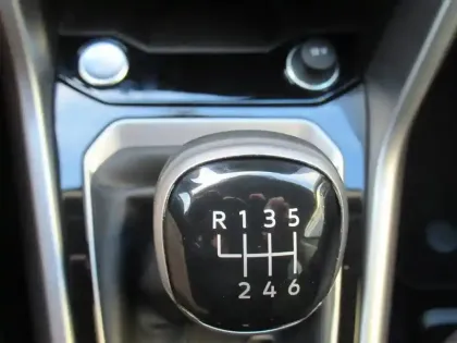 Photo 22 Volkswagen T-roc  1.0 TSI 116 Start/Stop BVM6