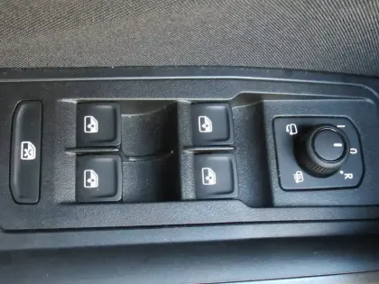 Photo 27 Volkswagen T-roc  1.0 TSI 116 Start/Stop BVM6