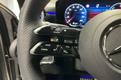 Photo 19 Mercedes Classe A  250 e Hybrid EQ 8G-DCT