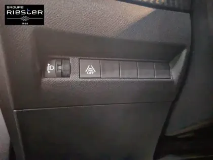 Photo 17 Peugeot 2008  PureTech 100 S&S BVM6