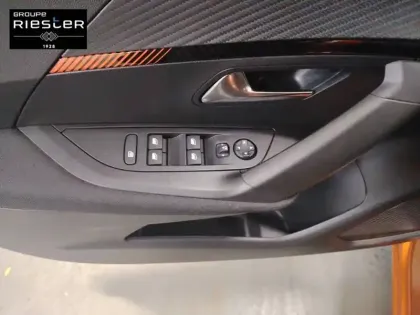 Photo 14 Peugeot 2008  PureTech 100 S&S BVM6