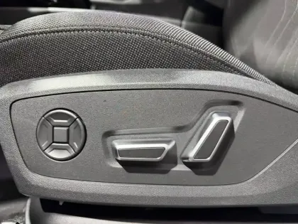 Photo 16 Audi Q3  e-hybrid 272 ch S tronic 6