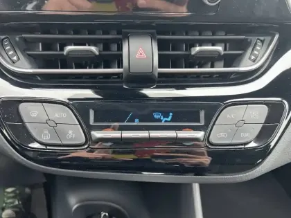 Photo 13 Toyota C-HR  Hybride 1.8L