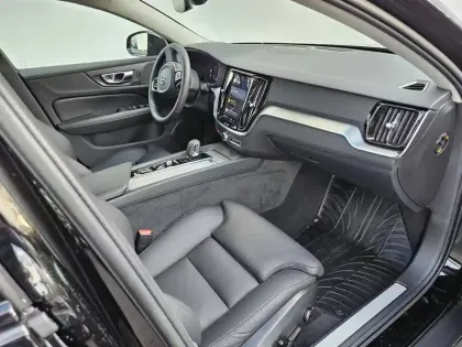 Photo 6 Volvo V60  CROSS COUNTRY B4 AWD 197 ch Geartronic 8