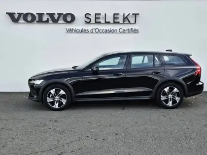 Photo 1 Volvo V60  CROSS COUNTRY B4 AWD 197 ch Geartronic 8