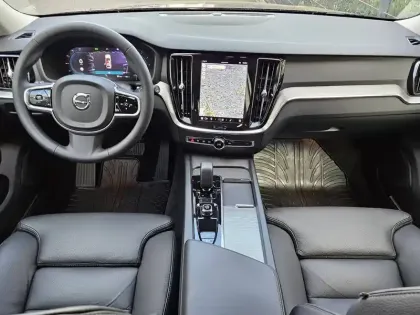 Photo 5 Volvo V60  CROSS COUNTRY B4 AWD 197 ch Geartronic 8