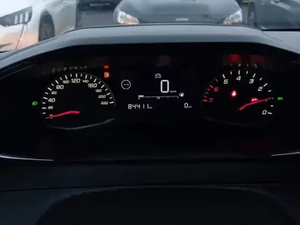 Photo 19 Peugeot 208  PureTech 75 S&S BVM5