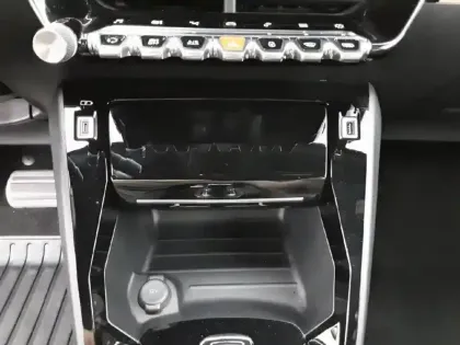 Photo 20 Peugeot 2008  PureTech 130 S&S EAT8