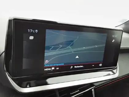 Photo 18 Peugeot 2008  PureTech 130 S&S EAT8