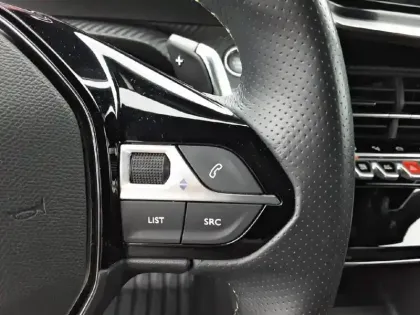 Photo 23 Peugeot 2008  PureTech 130 S&S EAT8