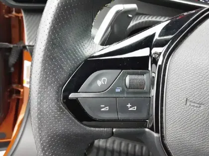 Photo 22 Peugeot 2008  PureTech 130 S&S EAT8