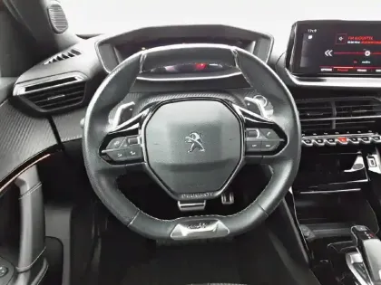 Photo 8 Peugeot 2008  PureTech 130 S&S EAT8