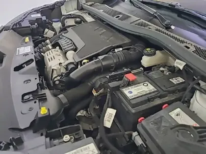 Photo 14 Peugeot 2008  PureTech 130 S&S EAT8