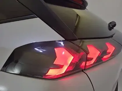 Photo 16 Peugeot 2008  PureTech 130 S&S EAT8