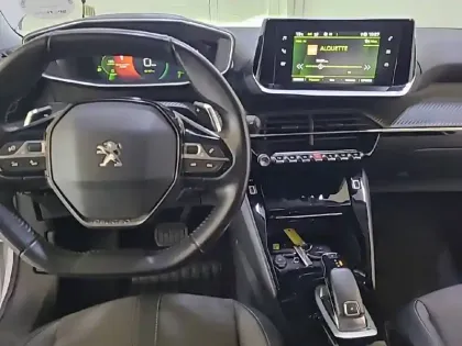 Photo 7 Peugeot 2008  PureTech 130 S&S EAT8