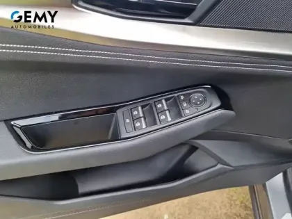 Photo 11 Renault Espace  E-Tech full hybrid 200 GSR2