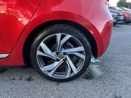 Photo 8 Renault Clio  E-Tech 140