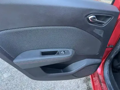 Photo 17 Renault Clio  E-Tech 140