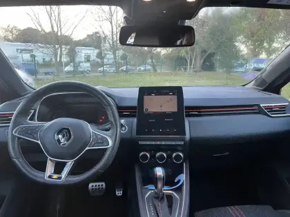 Photo 22 Renault Clio  E-Tech 140