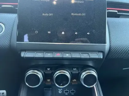 Photo 25 Renault Clio  E-Tech 140