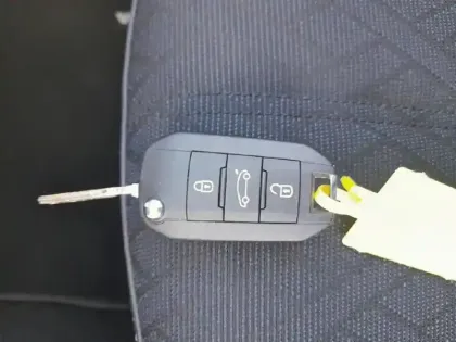 Photo 24 Opel Corsa  1.2 Turbo 100 ch BVM6 Elegance