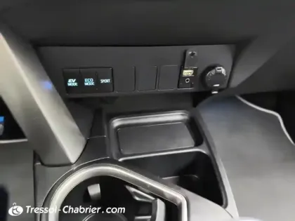 Photo 12 Toyota Rav4  Hybride 218 ch 2WD Dynamic