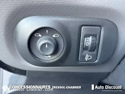 Photo 12 Citroën C4 Cactus  BlueHDi 120 S&S EAT6 Origins