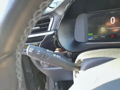 Photo 16 Opel Corsa  Electrique 136 ch & Batterie 50 kw/h Elegance