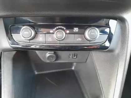 Photo 12 Opel Corsa  Electrique 136 ch & Batterie 50 kw/h Elegance