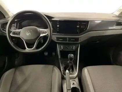 Photo 8 Volkswagen Polo 1.0 TSI 95 S&S BVM5 VW Edition