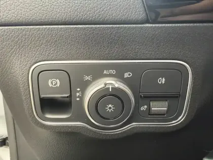 Photo 23 Mercedes Classe B 200 AMG Line Edition Full Led Toit Ouvrant Apple