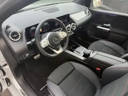 Photo 22 Mercedes Classe B 200 AMG Line Edition Full Led Toit Ouvrant Apple