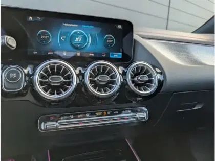 Photo 24 Mercedes EQA 250 AMG LINE TO SIEGES CHAUFFANTS DISTRONIC CAMERA