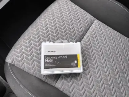 Photo 20 Renault Clio V Limited Edition 1.6 140 ch EDC