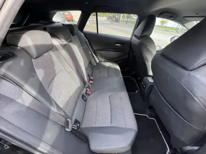 Photo 21 Toyota Corolla Hybride 1.8L 140h Design