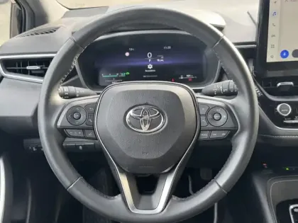 Photo 11 Toyota Corolla Hybride 1.8L 140h Design