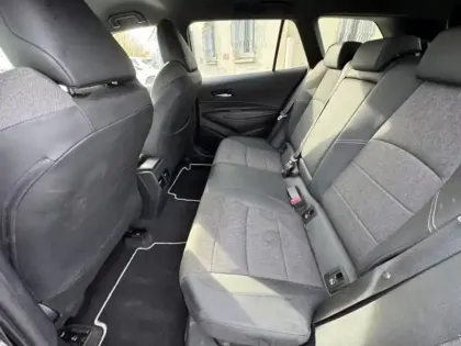 Photo 20 Toyota Corolla Hybride 1.8L 140h Design