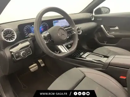 Photo 15 Mercedes Classe A 200 AMG Line