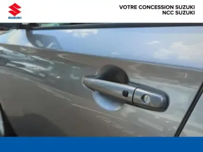 Photo 8 Suzuki Swift  1.2 Hybrid 83ch Privilège