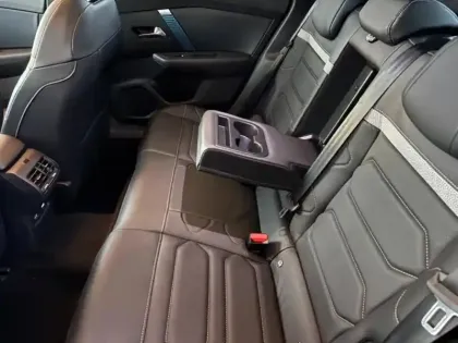 Photo 13 Citroën C4  Moteur électrique 136ch (100 kW) Shine Automatique