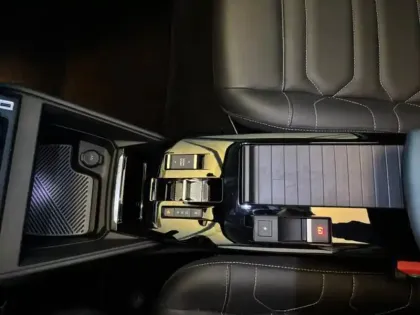 Photo 10 Citroën C4  Moteur électrique 136ch (100 kW) Shine Automatique