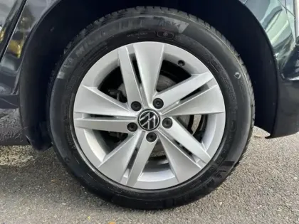 Photo 10 Volkswagen Golf  2.0 TDI SCR 150ch Life Business DSG7