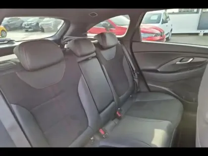 Photo 10 Hyundai I30  SW 1.0 T-GDi 120ch Hybrid 48V Creative DCT-7