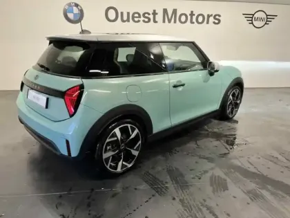 Photo 1 Mini Cooper  3 Portes S 204ch Favoured DKG7